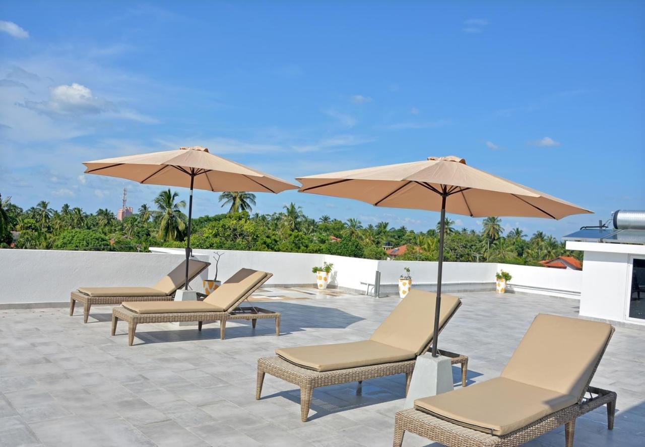 Negombo New Queen'S Palace Exterior photo